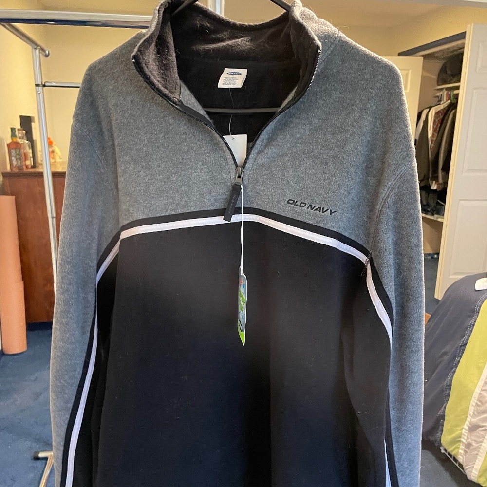 MENS BRAND NEW OLD NAVY PERFORMANCE FLEECE SIZE L